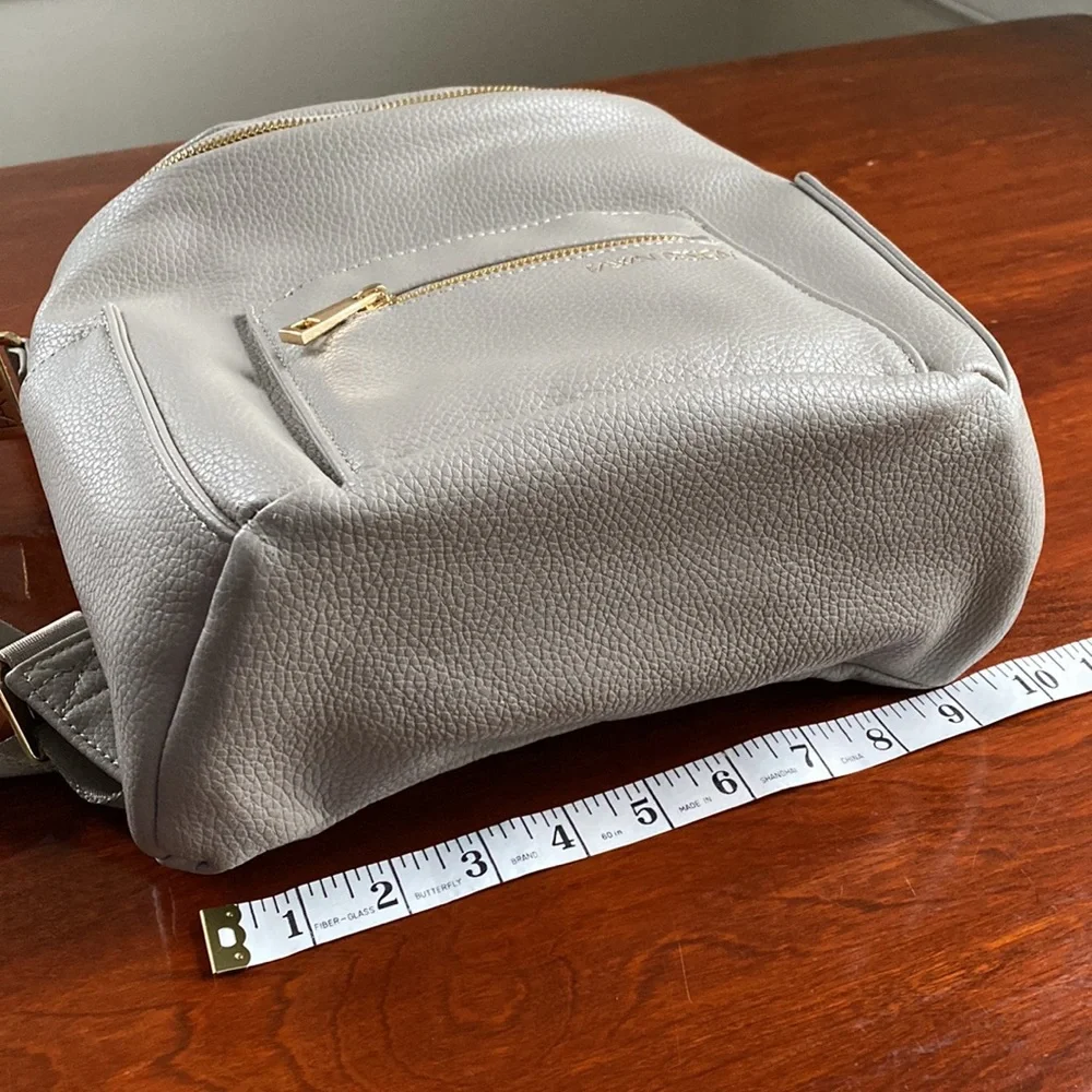 Fawn Design Pebbled Light Gray Crossbody Bag with Gold Hardware